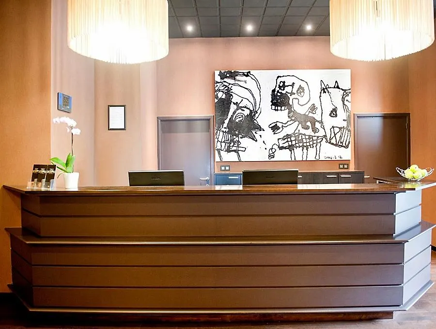 New Hotel Charlemagne Брюссель