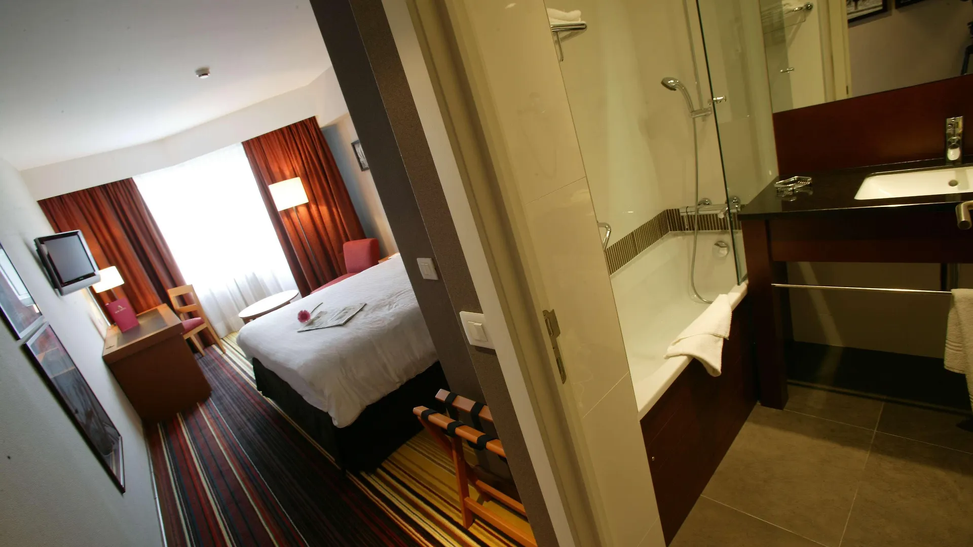 New Hotel Charlemagne Брюссель 4*,  Бельгия