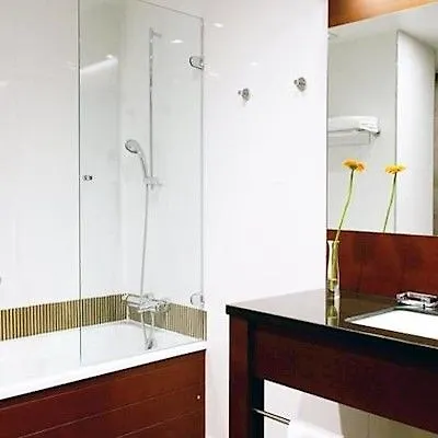 בריסל New Hotel Charlemagne 4*,